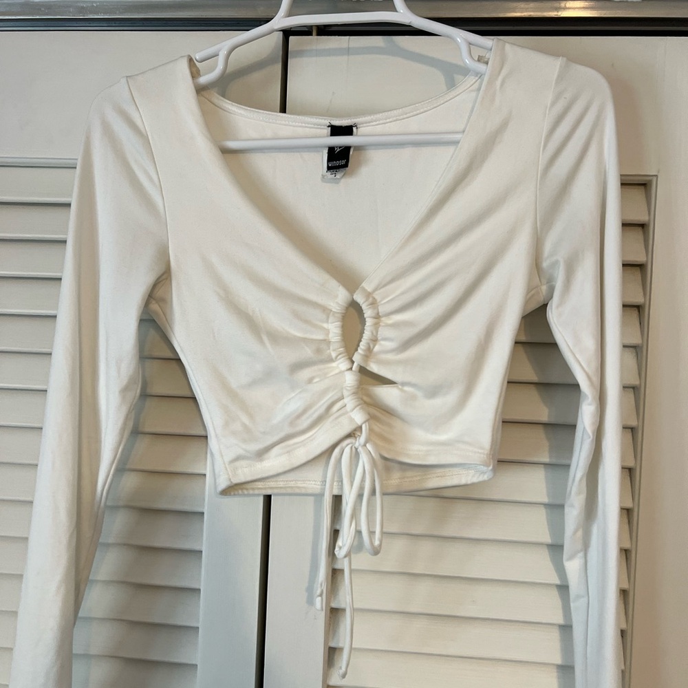 White long sleeve crop top